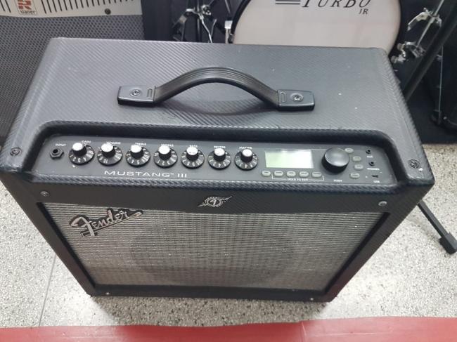 Caixa Amp P/Guitarra Fender Mustang III 100W