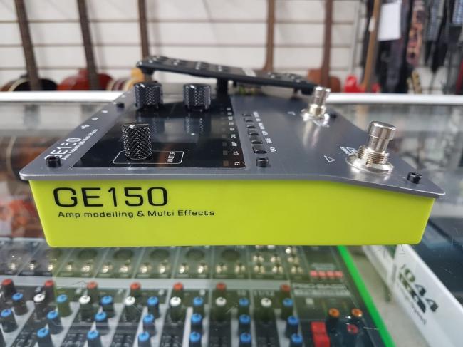 GE150  Pedaleira Multi-Efeitos para Guitarra